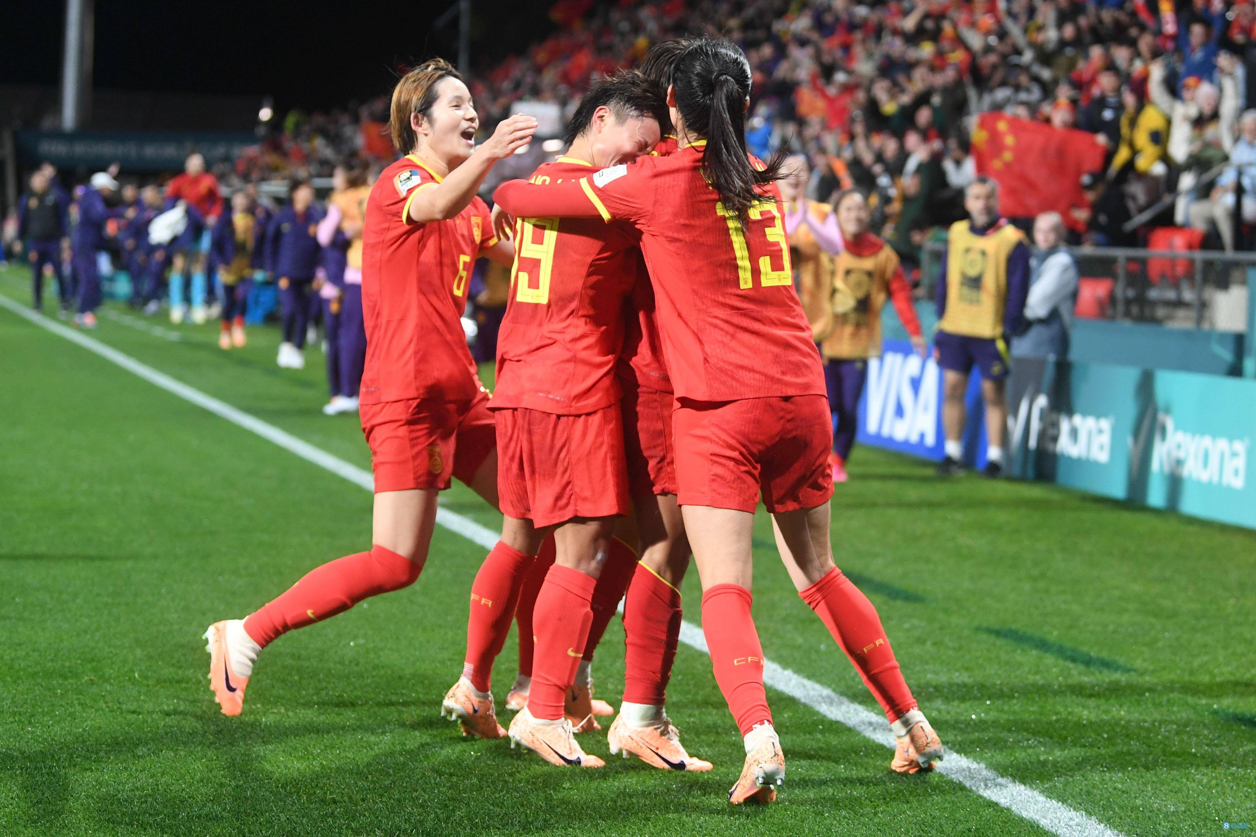 国际足球赛场上中国女队表现出众
